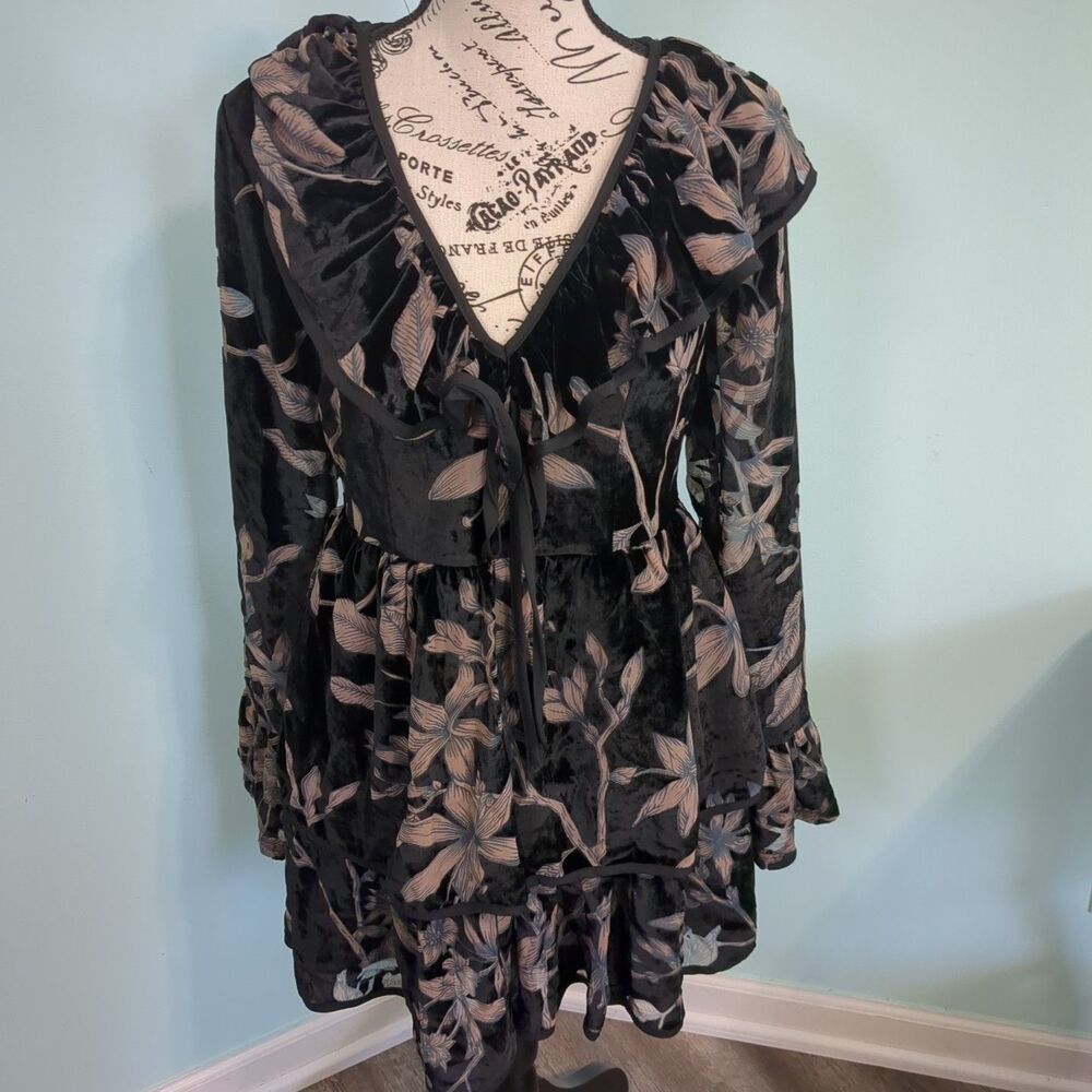 Jacquie The Label Colette Velvet Burnout Mini Dress small Black new with tags